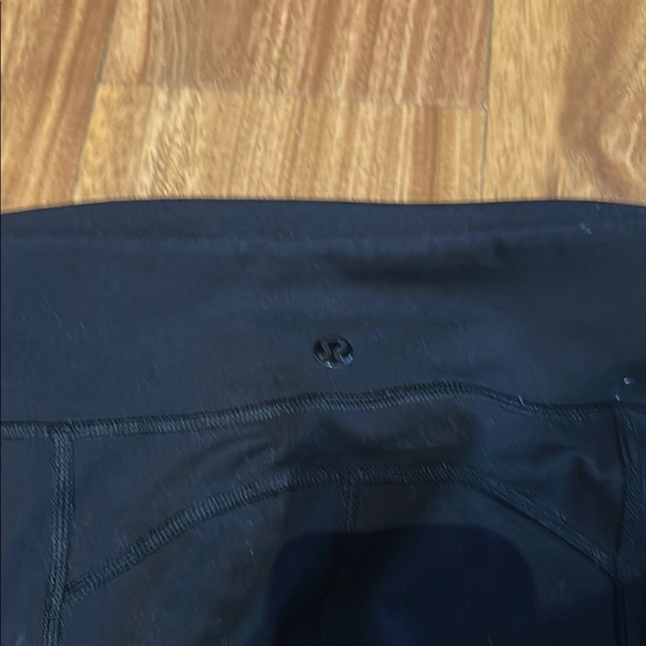 Lululemon crop atheltic pants with zip pocket - Picture 11 of 11